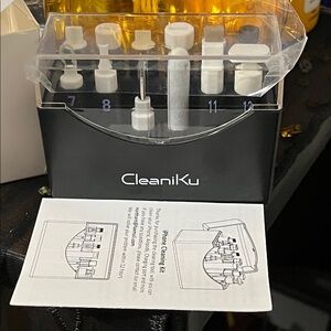 Black Phone Cleaning Kit